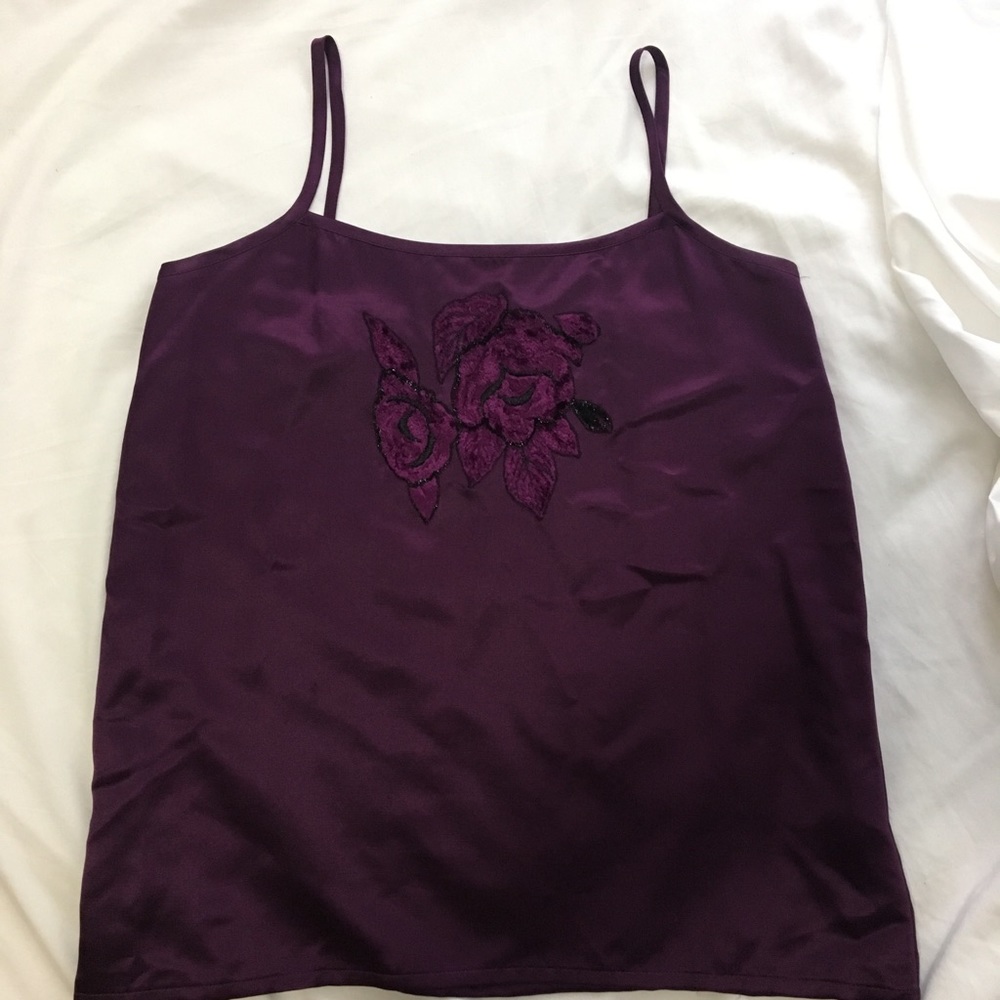 🎉CLEAR OUT SALE🎉 Escada Top & Embroidered Flower